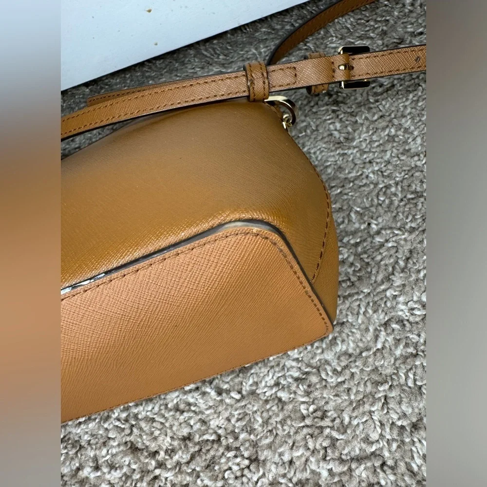 Michael Kors Jet Set Travel Tan Leather Dome Crossbody